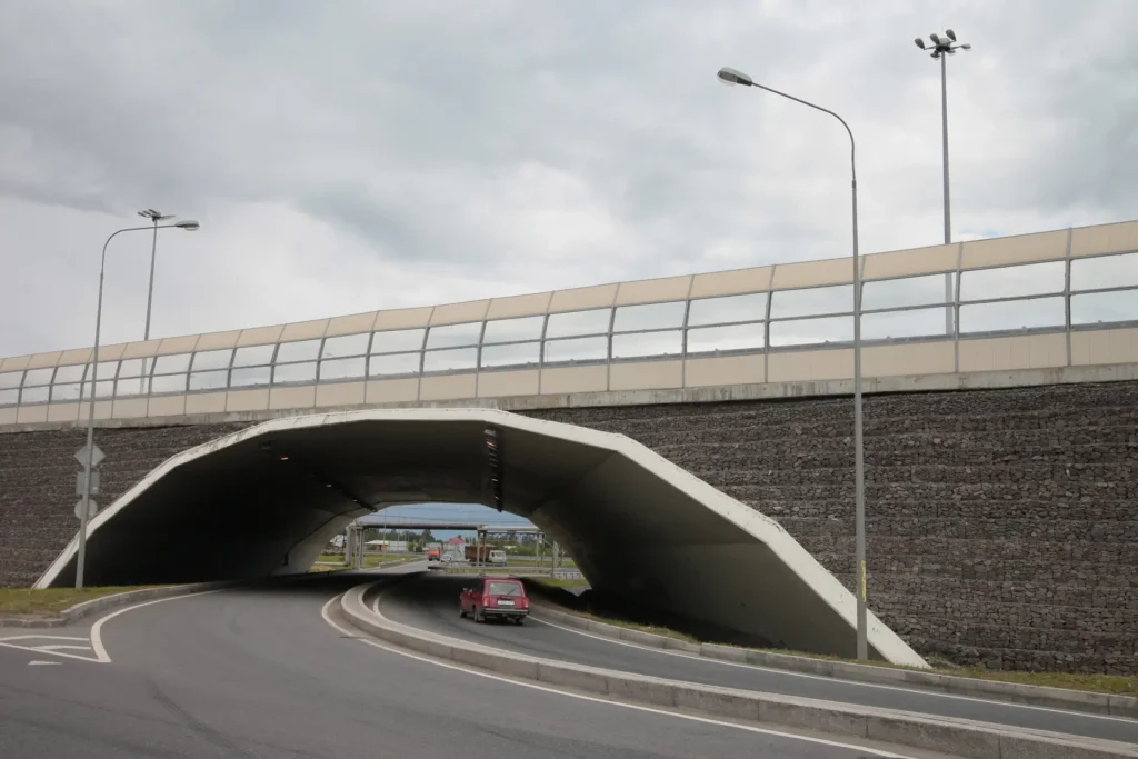 TUNNELS 26533061 1920 q70